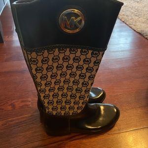 Michael lots boots size 8